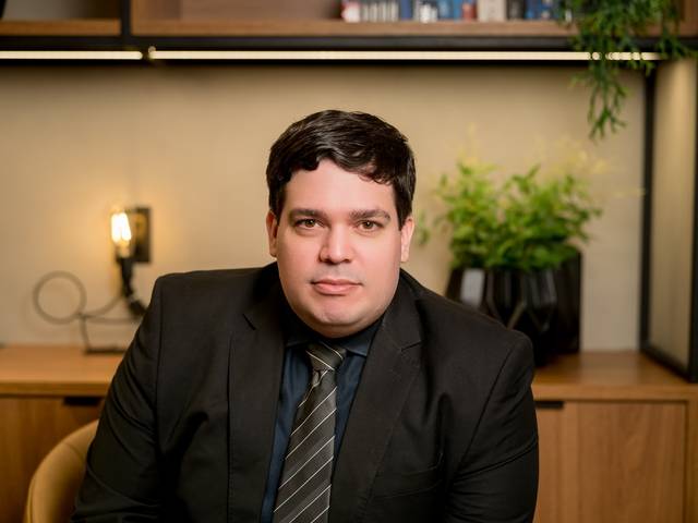 Perfil Profissional de Dr Pedro Josino