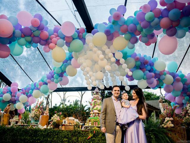 Festas infantis de Livia Maria