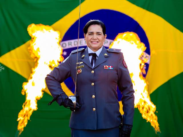 Ensaio de Bombeiro de Tenente Alessandra Campos