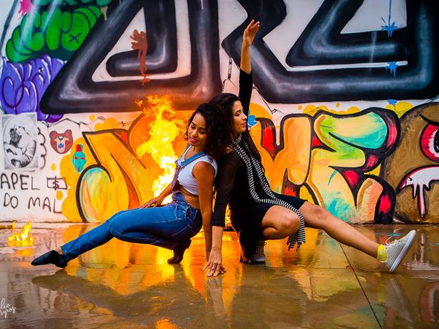 Ensaio Feminino de Dança, Fogo e Grafitti | Nana & Lais