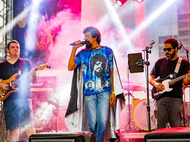 Shows de Tika Seixas & SOS Toca Raul 