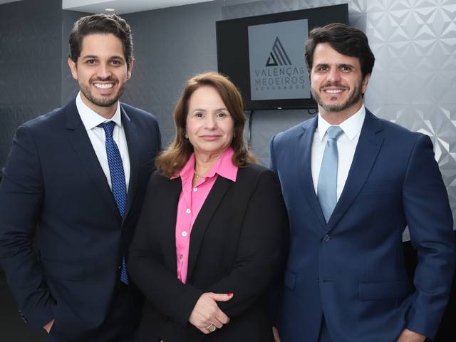 Business de Valença e Medeiros Advogados