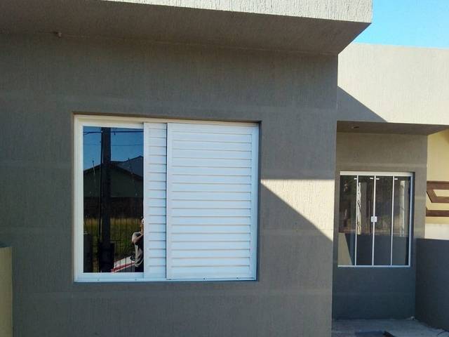 Esquadrias de Janela veneziana instalada