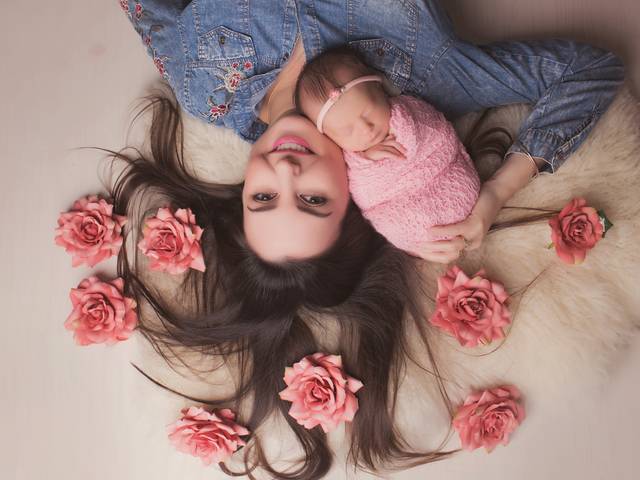 NEWBORN (recém nascido) de Newborn Laura