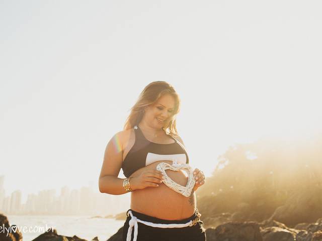 ENSAIO GRÁVIDA EXTERNO de Gestante na praia