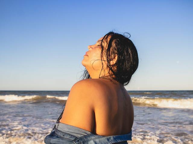 Feminino de Ensaio Afetivo Feminino | Ensaio Fotográfico em Guriri | Abraço na Alma - Elaine Carrafa