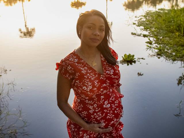 Gestante de Ensaio Afetivo de Gestante | Ensaio Fotográfico em São Mateus | Abraço na Alma - Patrícia