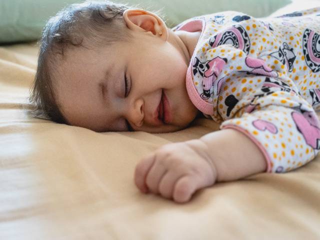 Acompanhamento de Bebê de Acompanhamento de Bebê - 4 meses | Ensaio Fotográfico Afetivo em São Mateus - ES | Clarisse