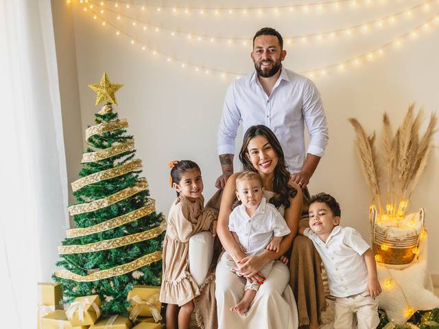 Família de Ensaio Fotográfico de Natal em Estúdio | Sernamby em São Mateus - ES | Gabriela e Família