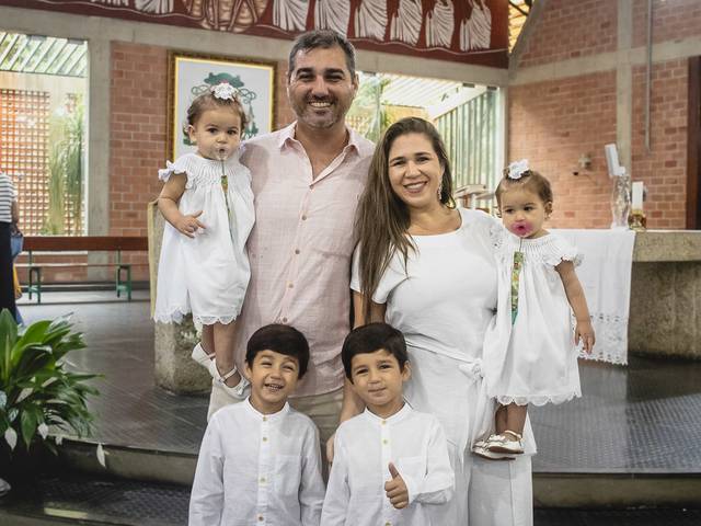 Batizados de Fotografia de Batizado na Igreja Catedral de São Mateus - ES | Petia | Fotografia de Família