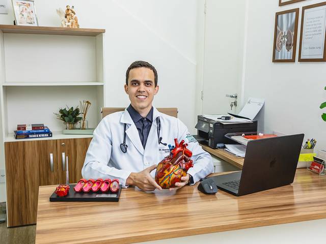 Corporativo de Ensaio Corporativo Afetivo Cardiologista | Ensaio Fotográfico em São Mateus | Dr. Henrique Lorenzoni