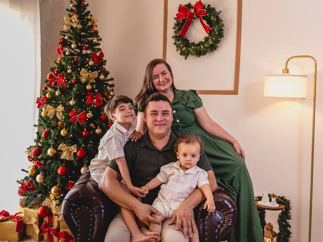 Família de Ensaio Fotográfico de Natal em Estúdio | Sernamby em São Mateus - ES | Ana Paula e Família