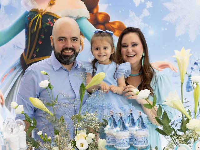 Aniversário Infantil de Laura 3 anos - Festa Frozen