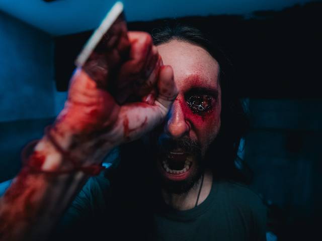  Still de Loira do Banheiro 2 Curta