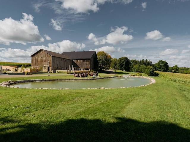 Destination Wedding de Jenni e Vini - Wakefield Estate Canada – Outdoor Ceremony