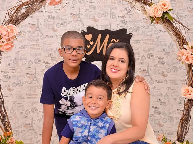 Dia das Mães  de Maire e seus filhos Heitor e Nicolas 