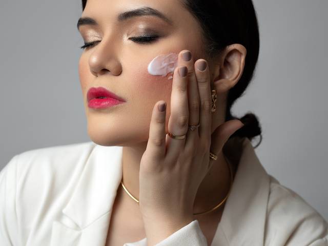 Posicionamento de Imagem de Ensaio Profissional Lara