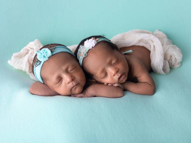 Newborn de Ensaio Newborn - Charlote e Cecília