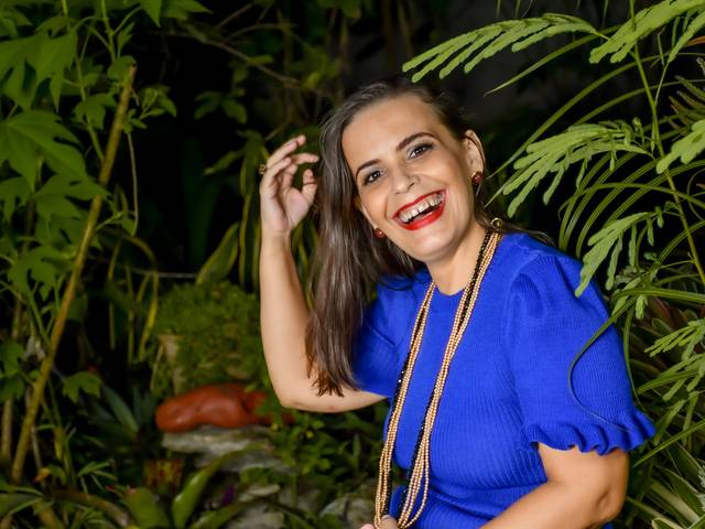 ENSAIO FOTOGRÁFICO SENSUAL de MARÍLIA CARNEIRO