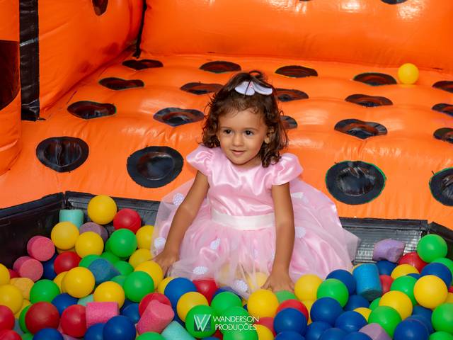 Aniversários e Outros de LÍVIA