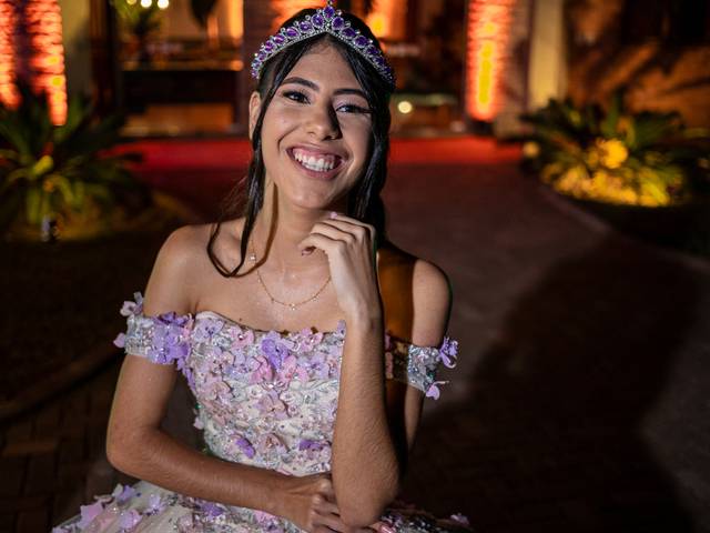 15 anos de Raffa em sua noite especial