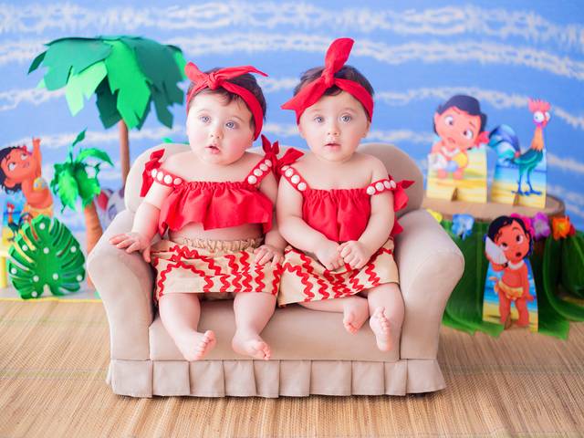 Acompanhamento Mensal de Heloísa & Helena - 11 meses