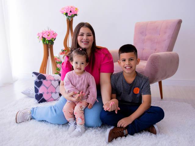 Dia das Mães 2025 de Catiane; Enzo & Isabella