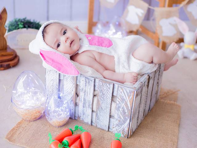 Páscoa 2022 de Maria Júlia - 2 meses