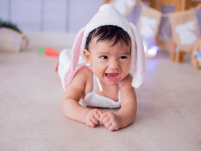 Páscoa 2022 de Alice - 5 meses