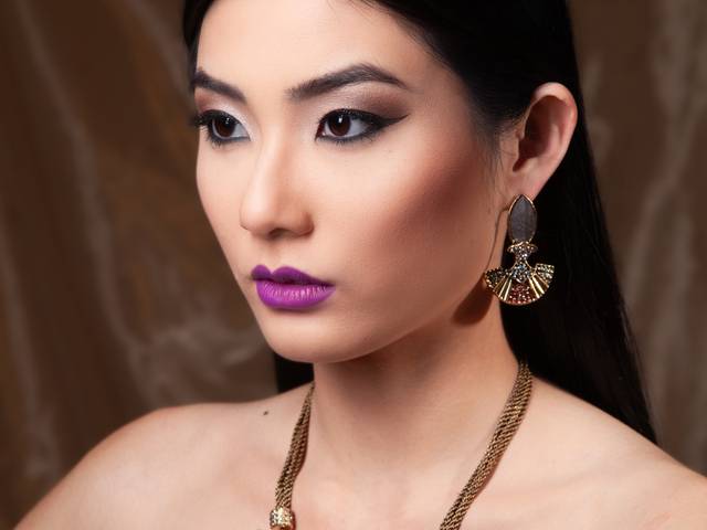 Publicidade e produtos de Editorial Arezzo e Chick.Você