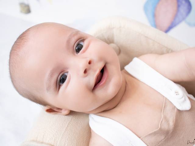 Acompanhamento do Bebê de Sessão Acompanhamento Matteo