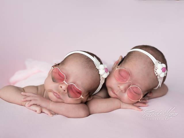 Newborn de Ensaio Newborn das Gêmeas