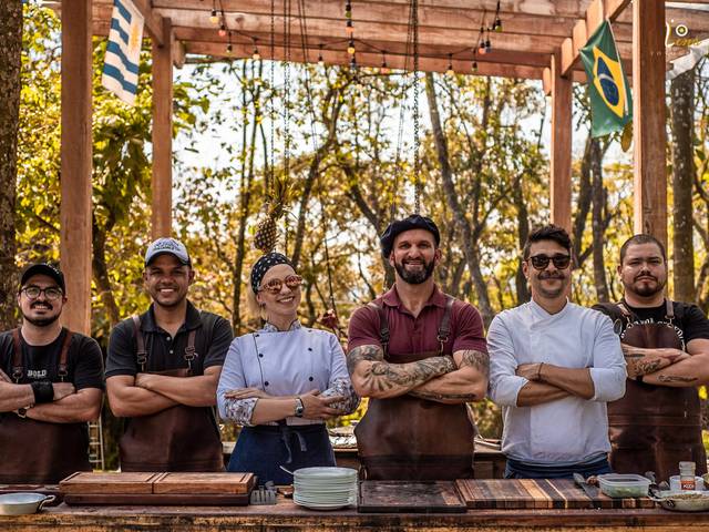 Criação e Edição - Fotografia e Vídeo de Clube Carvão - Almoço Experiência