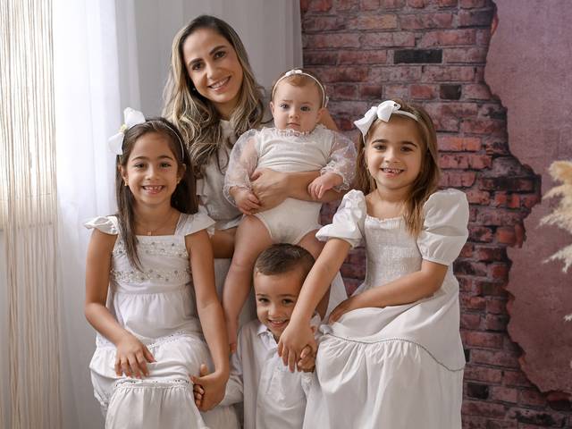 Ensaio de família de Rita, Maria Júlia, Maria Laura, Maria Teresa e Pedro