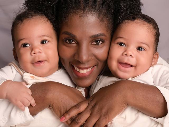 Ensaio de família de Noradis e família