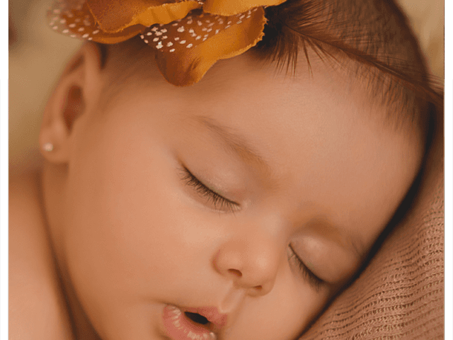 Bebê de Fotos de bebê com mais de 15 dias no estilo newborn – Clarissa