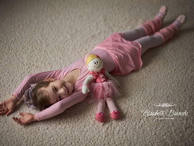 Criança de A visita da Joi Ballerina