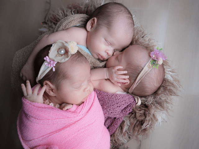 NEWBORN de Newborn Trigemeos 
