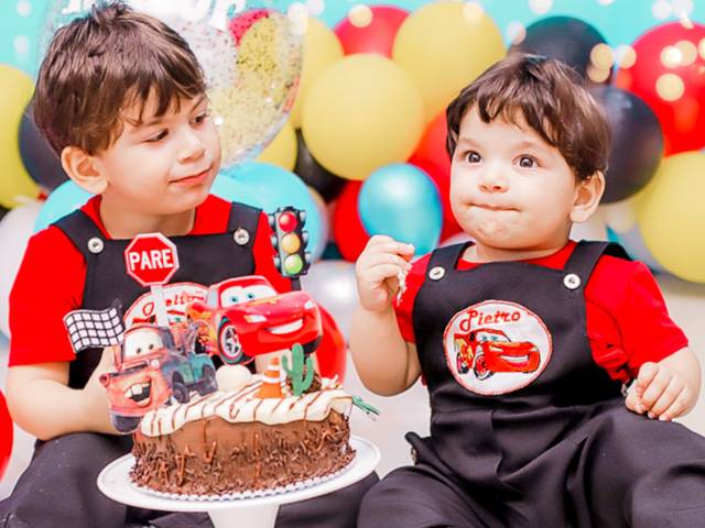 SMASH THE CAKE e ENSAIO ANIVERSÁRIO de Smash the cake dos irmãos Heitor 3 anos e Pietro 1 ano 