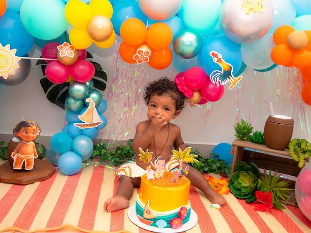 SMASH THE CAKE e ENSAIO ANIVERSÁRIO de Valentina _ Smash the cake e mini festinha