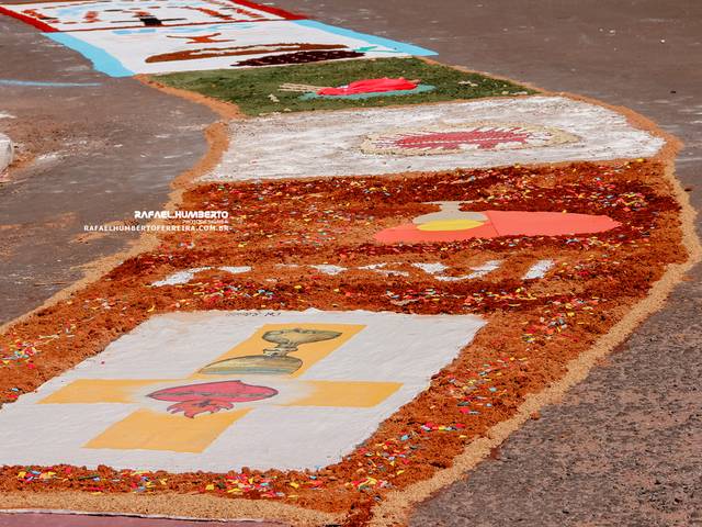 WORK de Tapetes da procissão de Corpus Christi 2012, da Paroquia São José Operário em Paraíso do Tocantins