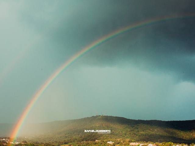 Serra do Estrondo Paraíso do Tocantins de Arco-íris sobre a Serra do Estrondo em Paraíso do Tocantins – 2023