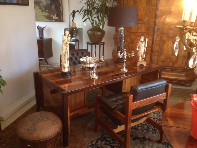 antiguidade  de Escrivaninha taqueada em jacarandá ...Autor : Jorge Zalszupin para L’Atelier 