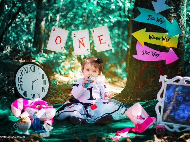 SMASH THE CAKE de NO MUNDO DE ALICE