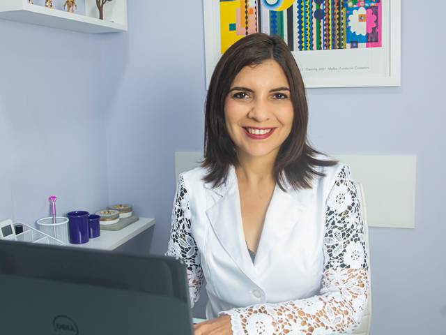 Retrato Corporativo de Dra Renata Junqueira | Dermatologista