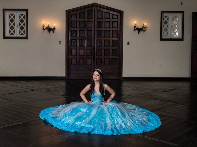 Ensaio Fifteen de GIOVANNA ENSAIO CASTELO