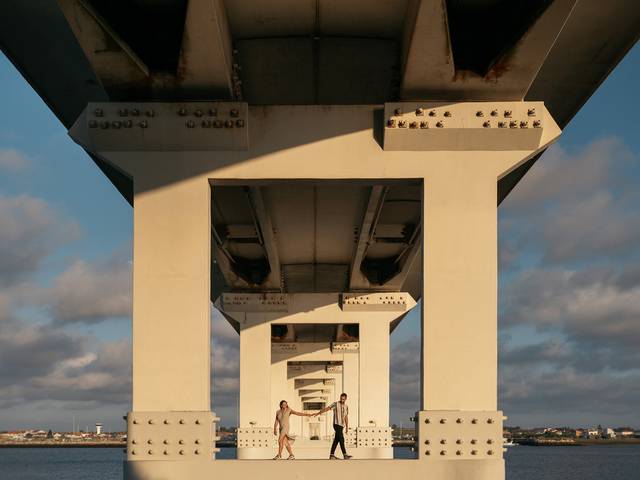 Namorados de Fotografias no fim do dia em Aveiro