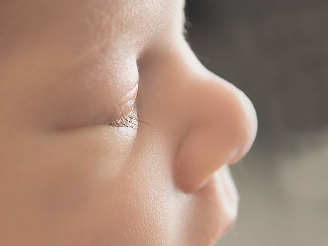 Newborn de NEWBORN LAURA