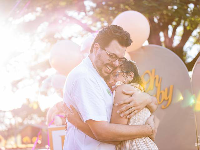 Ensaio de Gestante de Uma Tarde Mágica: O Chá de Revelação de Larissa e Lucas