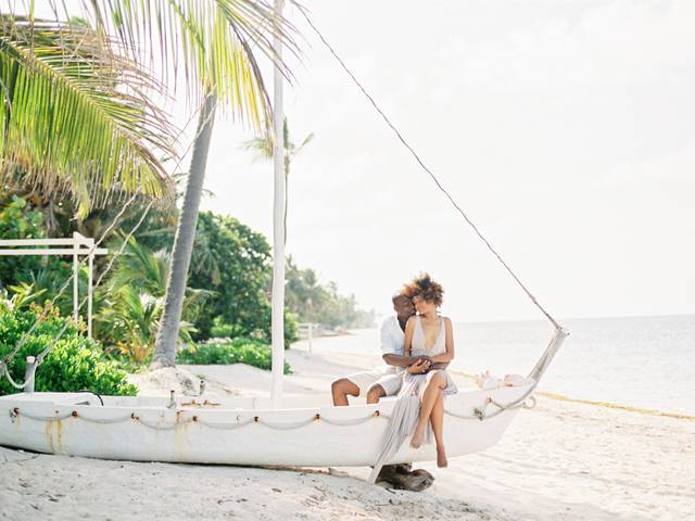 Engagement of TROPICAL BEACH